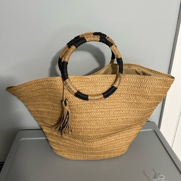 REVOLVE Handbags - From Revolve Large Circle-Handle Tote Bag in Natural with Black Accents